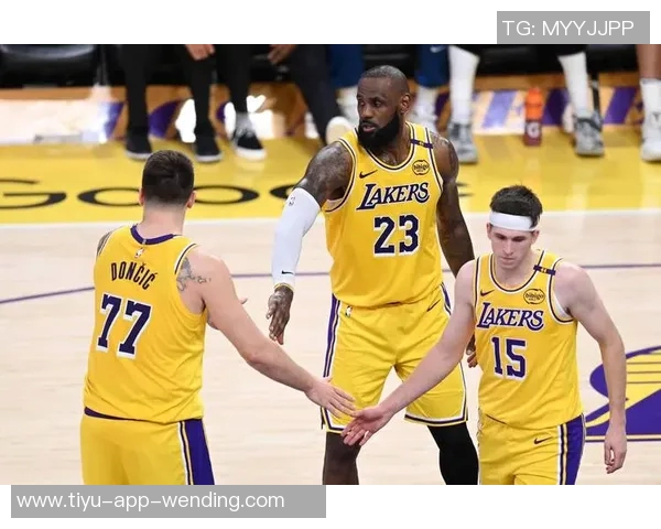 湖人揭幕战球员评分揭晓东契奇独领风骚新援艾顿惨遭D级评价 湖人揭幕战球员评分揭晓东契奇独领风骚新援艾顿惨遭D级评价