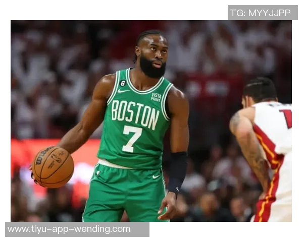 末节狂砍14分杰伦布朗全场25投11中斩获31分9篮板2助攻2封盖表现出色