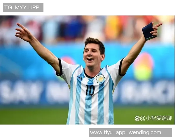 梅西分享与奖杯合影感慨迈阿密赛季的辉煌成就与难忘回忆