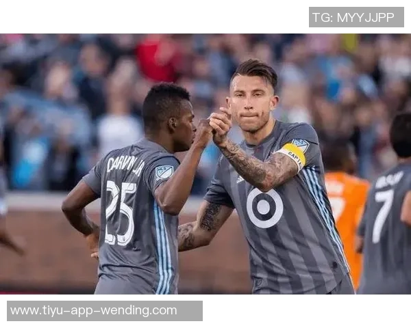 迈阿密与温哥华主帅合影预热美职联总决赛精彩对决即将上演 迈阿密与温哥华主帅合影预热美职联总决赛精彩对决即将上演